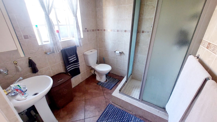 2 Bedroom Property for Sale in Eike Park Gauteng