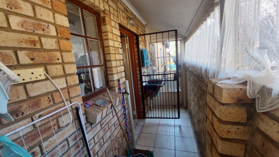2 Bedroom Property for Sale in Eike Park Gauteng