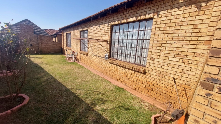 2 Bedroom Property for Sale in Eike Park Gauteng