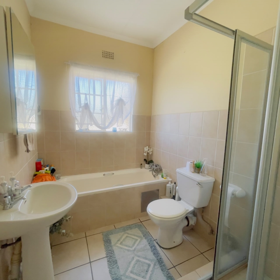 2 Bedroom Property for Sale in Sharonlea Gauteng