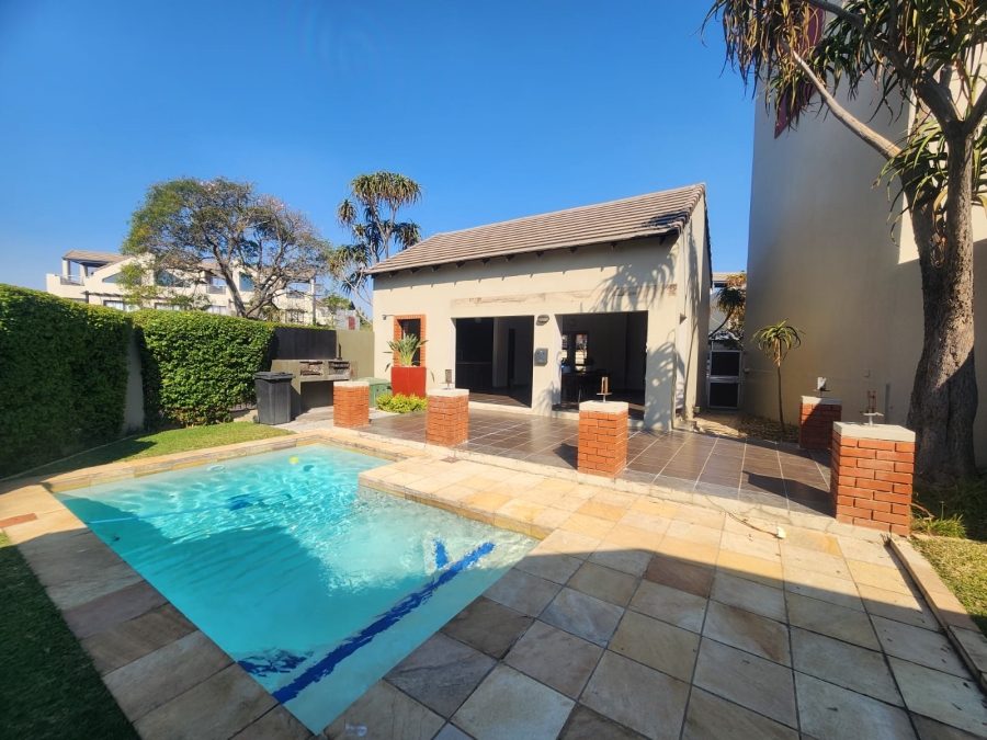 1 Bedroom Property for Sale in Lonehill Gauteng