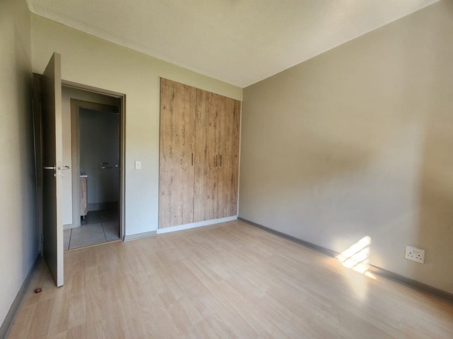 1 Bedroom Property for Sale in Lonehill Gauteng