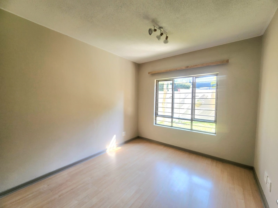 1 Bedroom Property for Sale in Lonehill Gauteng