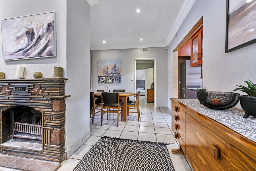 4 Bedroom Property for Sale in Kloofendal Gauteng