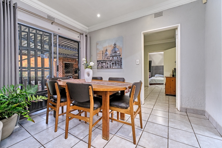 4 Bedroom Property for Sale in Kloofendal Gauteng