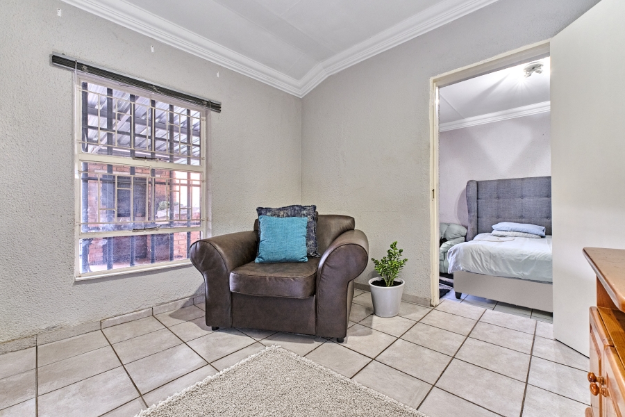 4 Bedroom Property for Sale in Kloofendal Gauteng