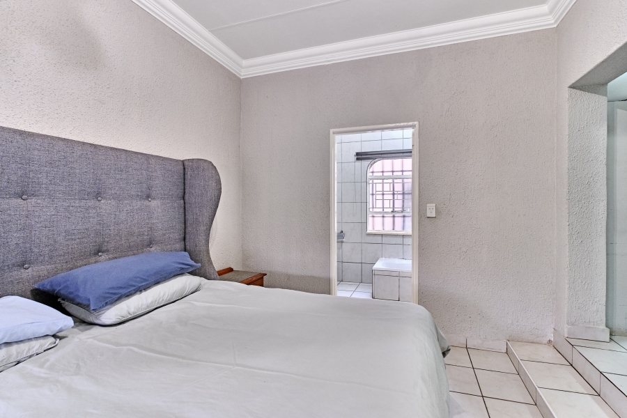 4 Bedroom Property for Sale in Kloofendal Gauteng