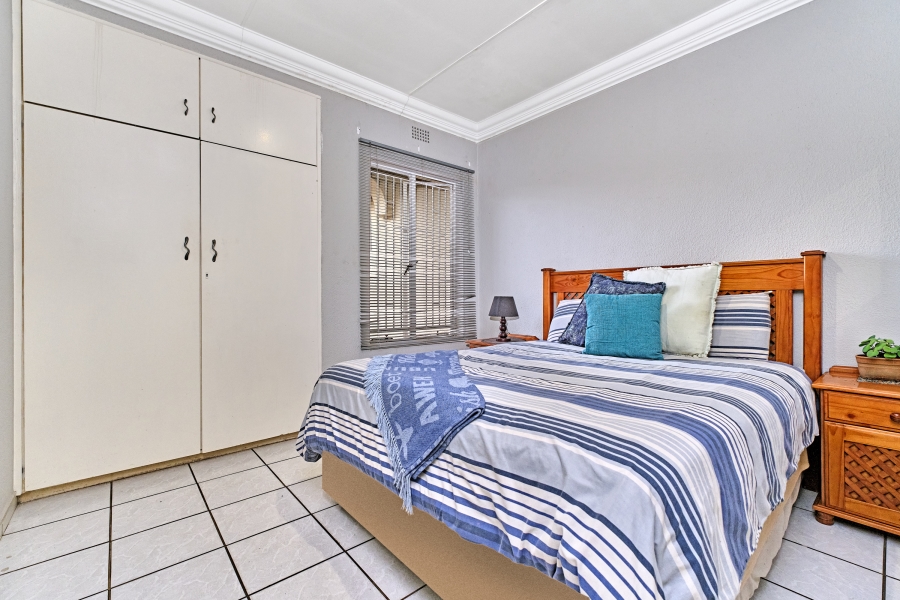 4 Bedroom Property for Sale in Kloofendal Gauteng