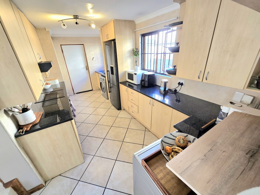 3 Bedroom Property for Sale in Halfway Gardens Gauteng