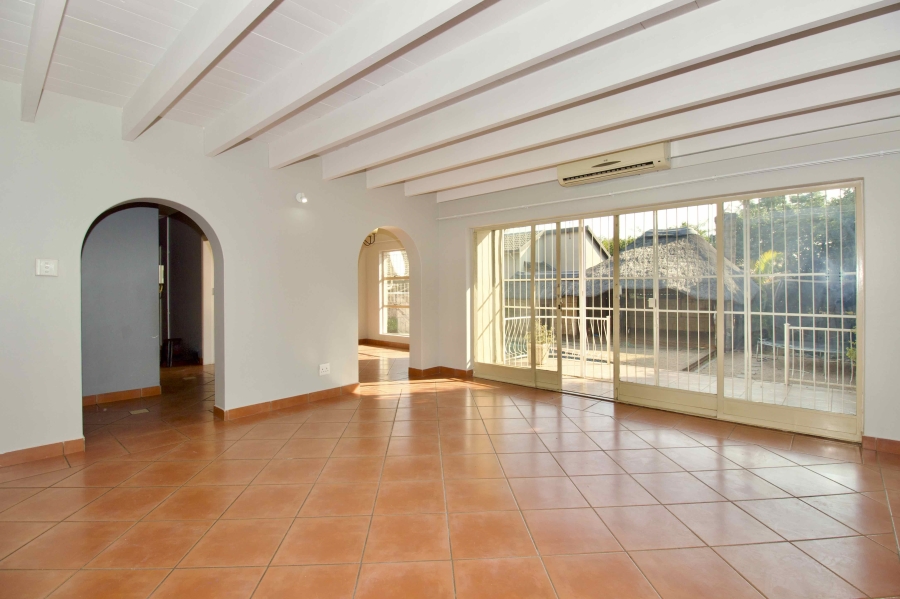 8 Bedroom Property for Sale in Eldoraigne Gauteng