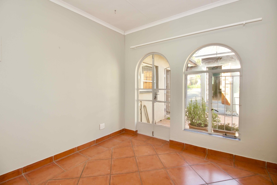 8 Bedroom Property for Sale in Eldoraigne Gauteng