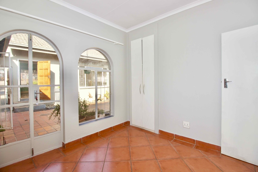 8 Bedroom Property for Sale in Eldoraigne Gauteng
