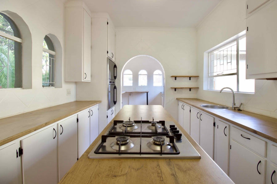 8 Bedroom Property for Sale in Eldoraigne Gauteng