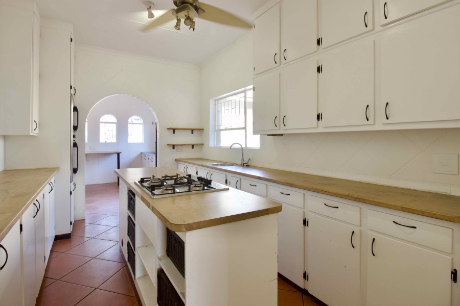 8 Bedroom Property for Sale in Eldoraigne Gauteng