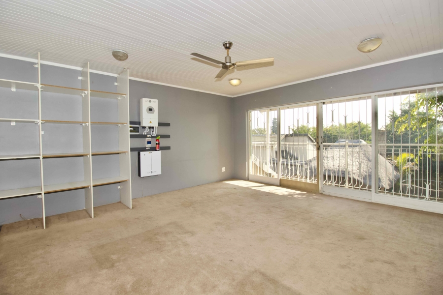 8 Bedroom Property for Sale in Eldoraigne Gauteng