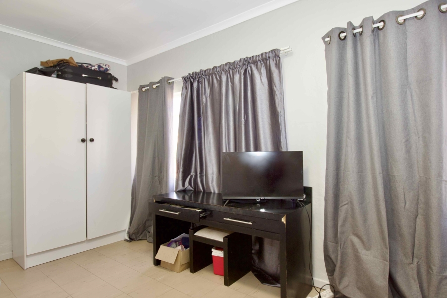 8 Bedroom Property for Sale in Eldoraigne Gauteng