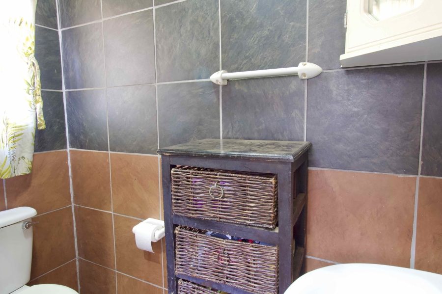 8 Bedroom Property for Sale in Eldoraigne Gauteng