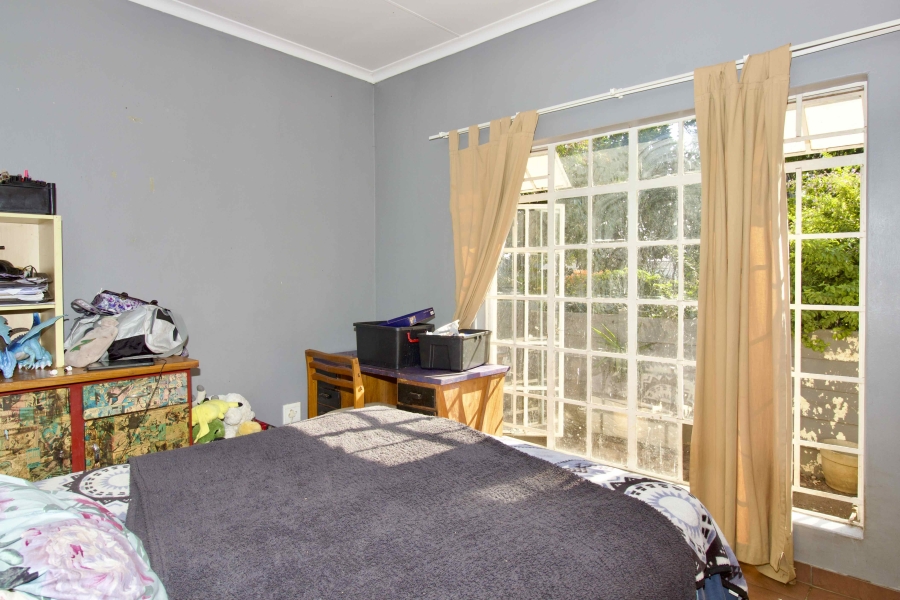 8 Bedroom Property for Sale in Eldoraigne Gauteng