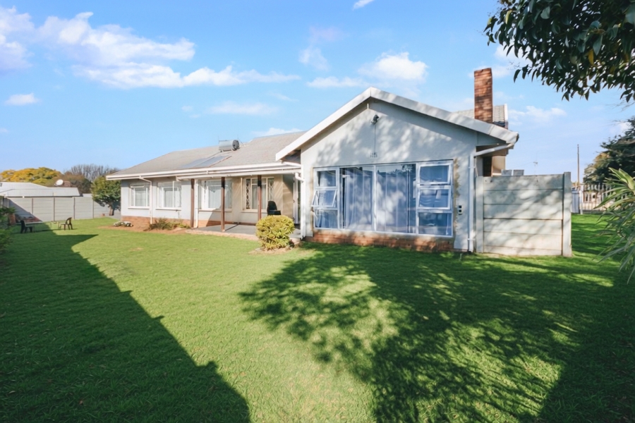 3 Bedroom Property for Sale in Ontdekkerspark Gauteng