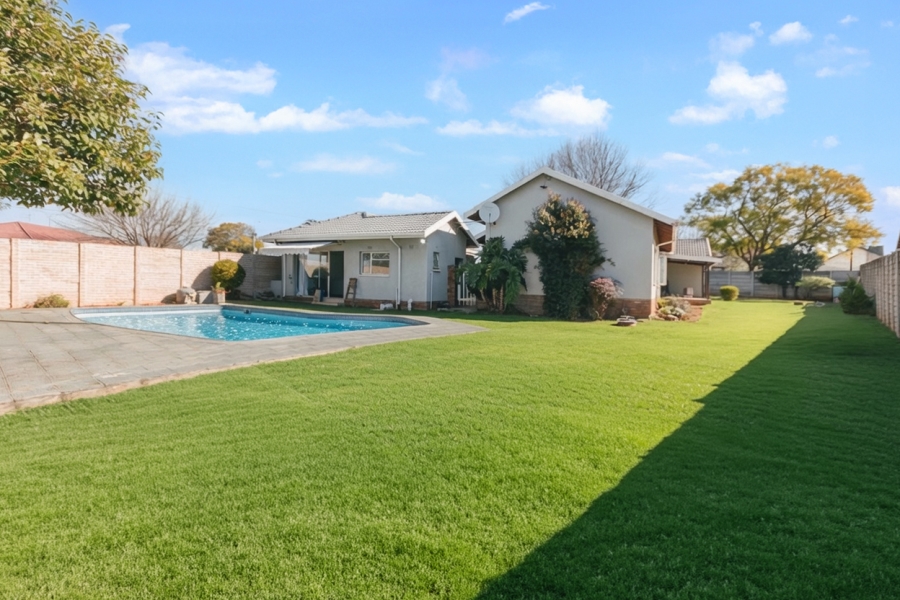 3 Bedroom Property for Sale in Ontdekkerspark Gauteng