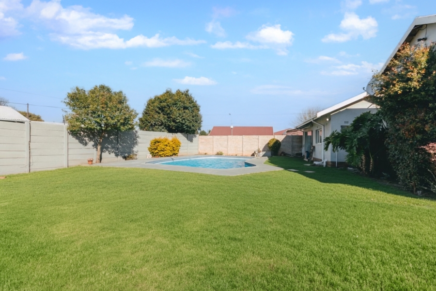 3 Bedroom Property for Sale in Ontdekkerspark Gauteng