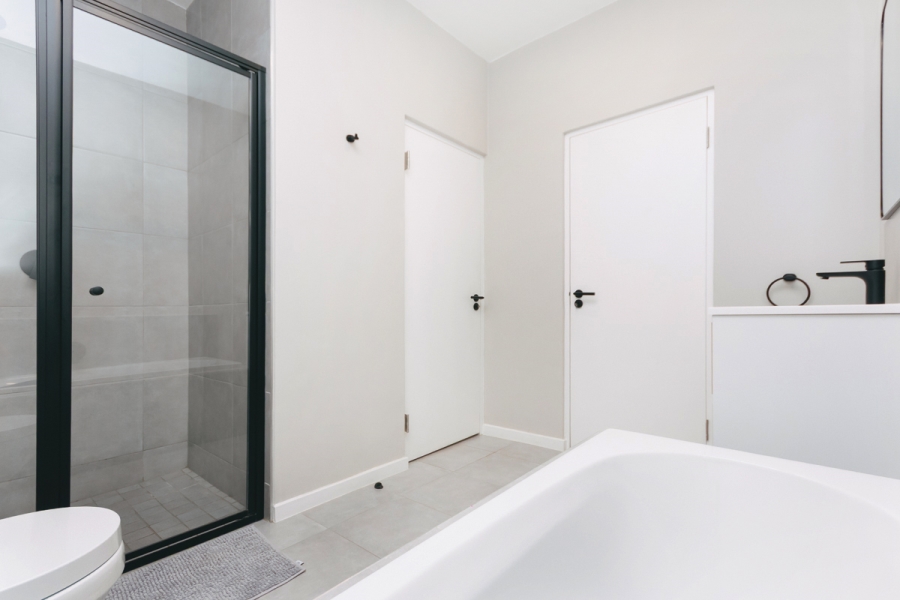 1 Bedroom Property for Sale in Bryanston Gauteng