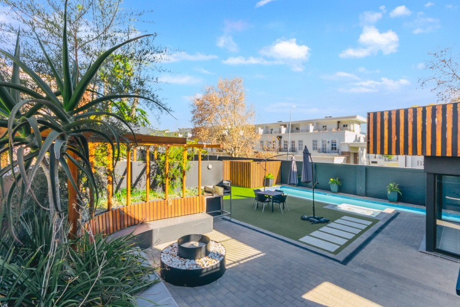 1 Bedroom Property for Sale in Bryanston Gauteng