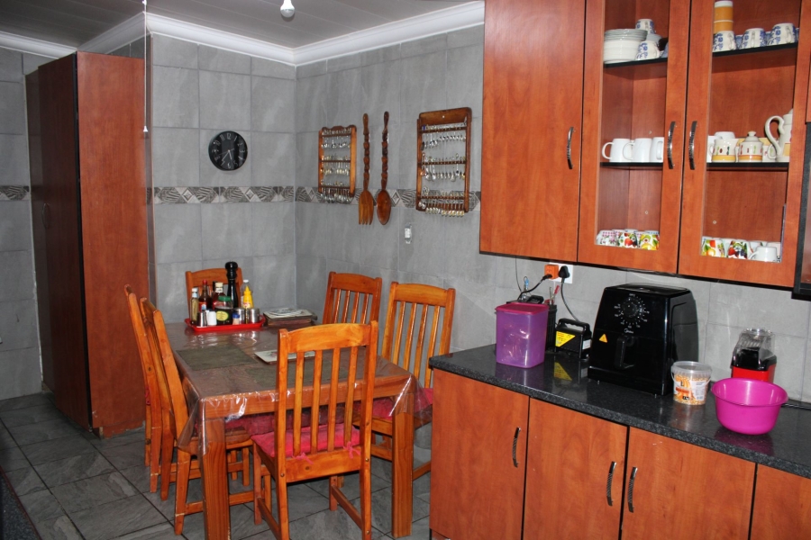 8 Bedroom Property for Sale in Mooilande Gauteng