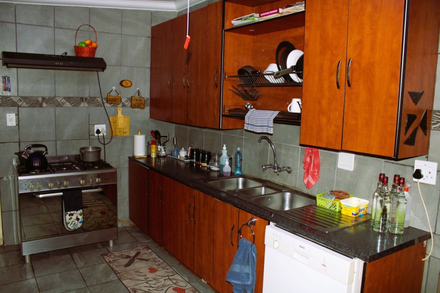 8 Bedroom Property for Sale in Mooilande Gauteng