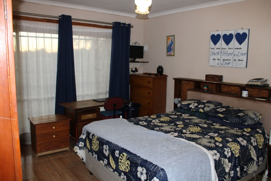 8 Bedroom Property for Sale in Mooilande Gauteng