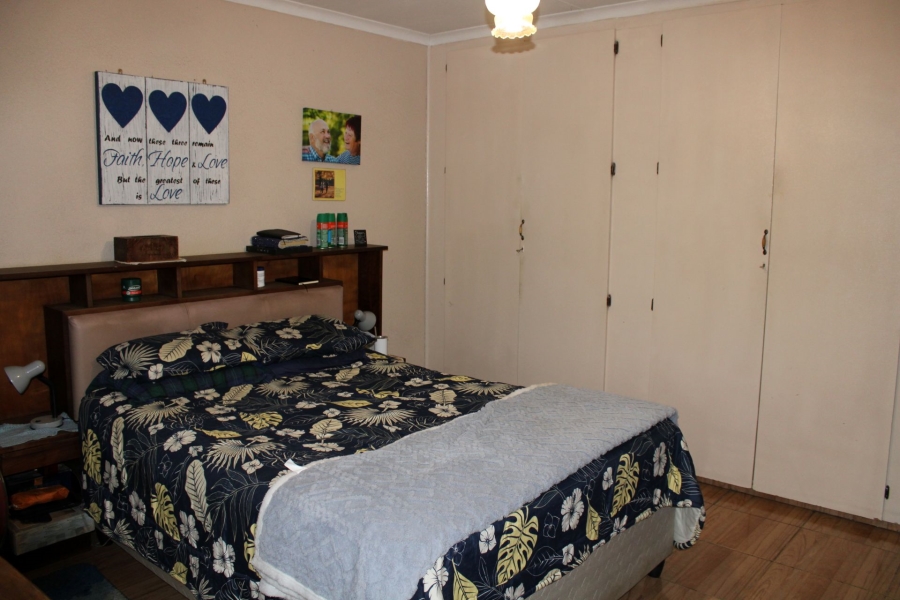 8 Bedroom Property for Sale in Mooilande Gauteng