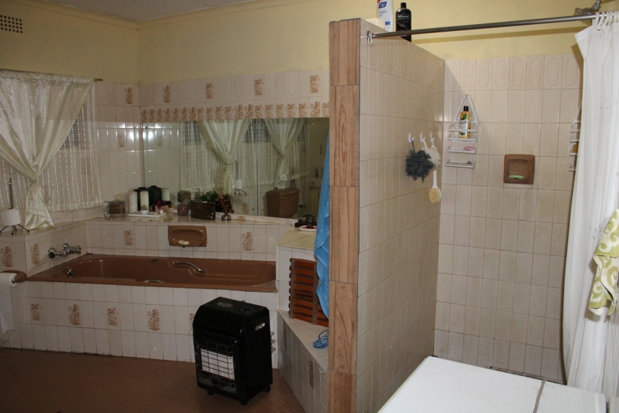8 Bedroom Property for Sale in Mooilande Gauteng