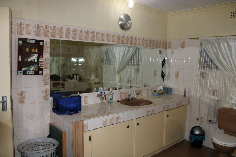 8 Bedroom Property for Sale in Mooilande Gauteng