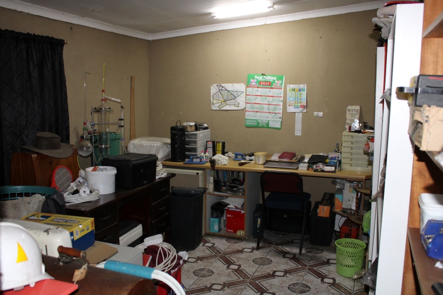 8 Bedroom Property for Sale in Mooilande Gauteng