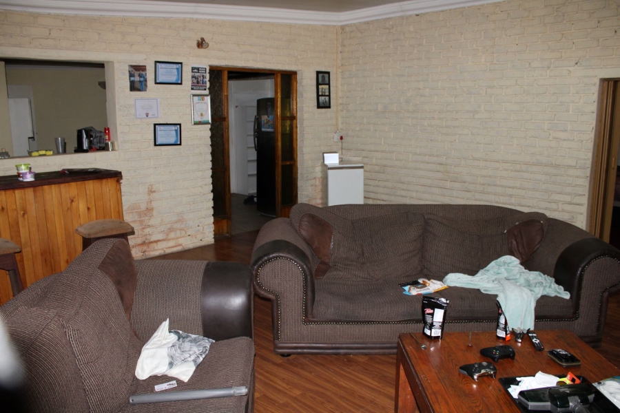 8 Bedroom Property for Sale in Mooilande Gauteng