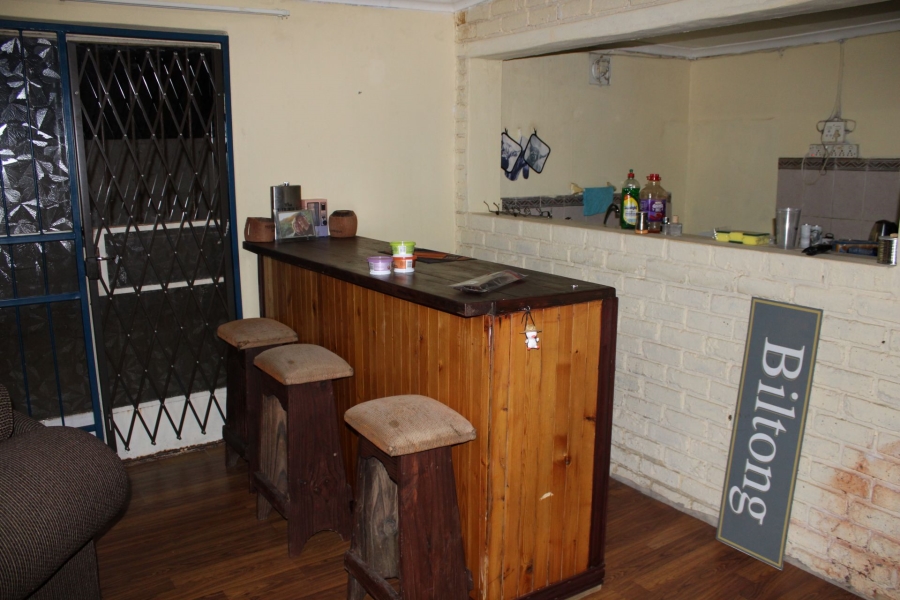 8 Bedroom Property for Sale in Mooilande Gauteng