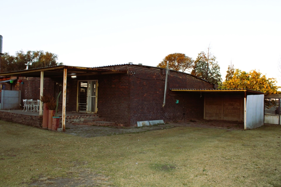 8 Bedroom Property for Sale in Mooilande Gauteng