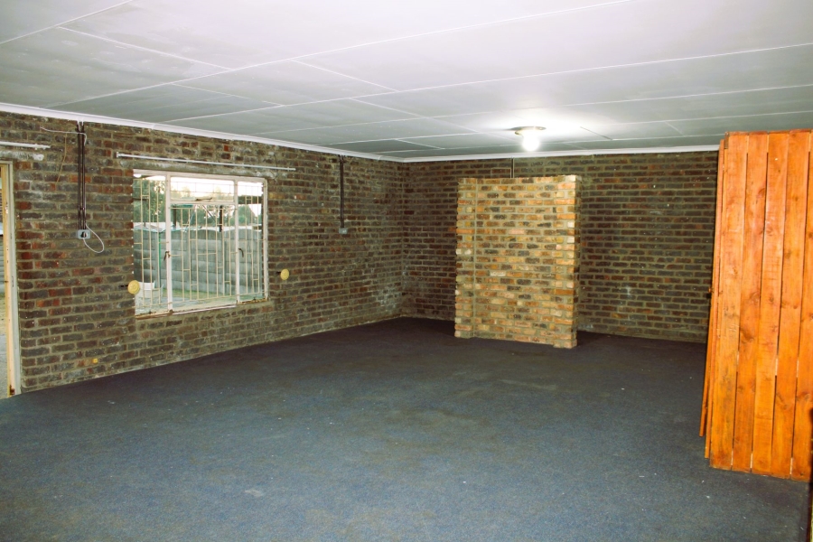 8 Bedroom Property for Sale in Mooilande Gauteng