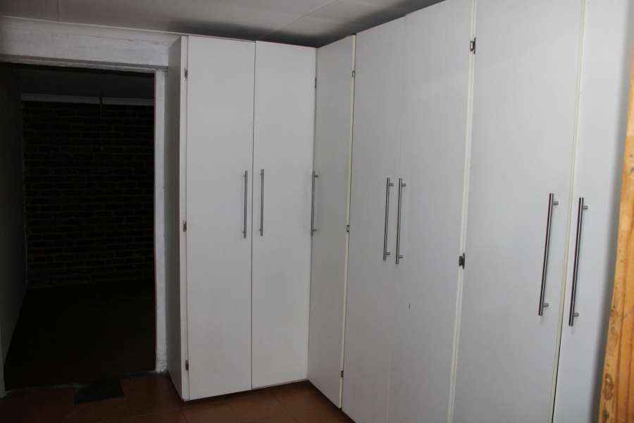 8 Bedroom Property for Sale in Mooilande Gauteng