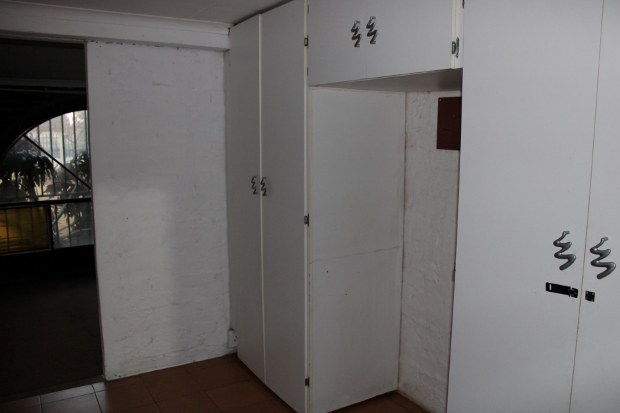 8 Bedroom Property for Sale in Mooilande Gauteng