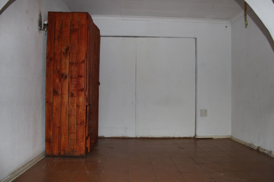 8 Bedroom Property for Sale in Mooilande Gauteng