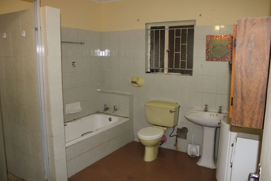 8 Bedroom Property for Sale in Mooilande Gauteng