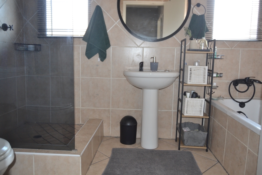 2 Bedroom Property for Sale in Amberfield Gauteng