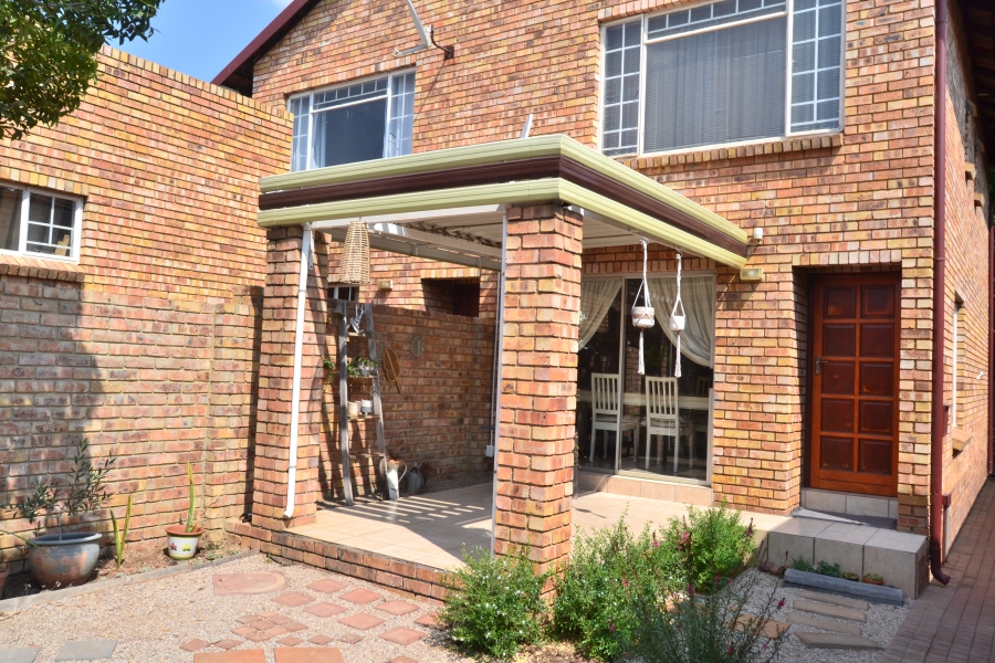 2 Bedroom Property for Sale in Amberfield Gauteng