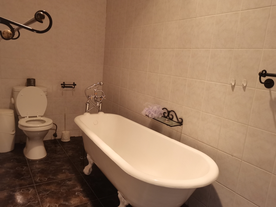To Let 4 Bedroom Property for Rent in Highlands North Gauteng