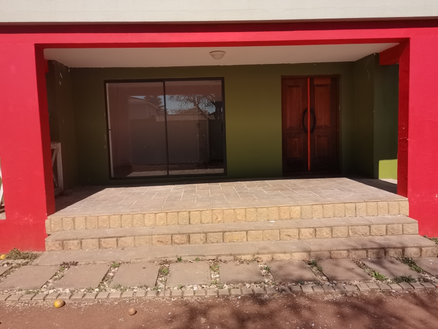 To Let 4 Bedroom Property for Rent in Highlands North Gauteng