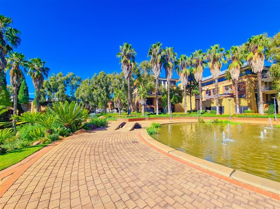 To Let Commercial Property for Rent in Constantia Kloof Gauteng