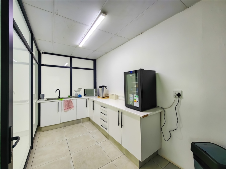 To Let Commercial Property for Rent in Strubensvallei Gauteng