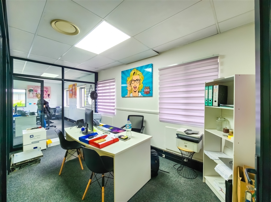 To Let Commercial Property for Rent in Strubensvallei Gauteng