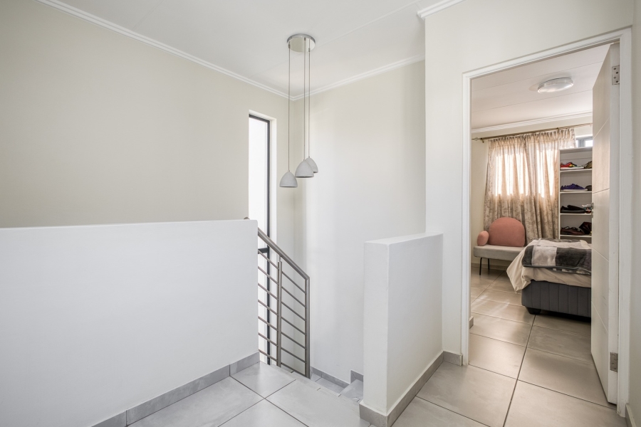 3 Bedroom Property for Sale in Broadacres Gauteng